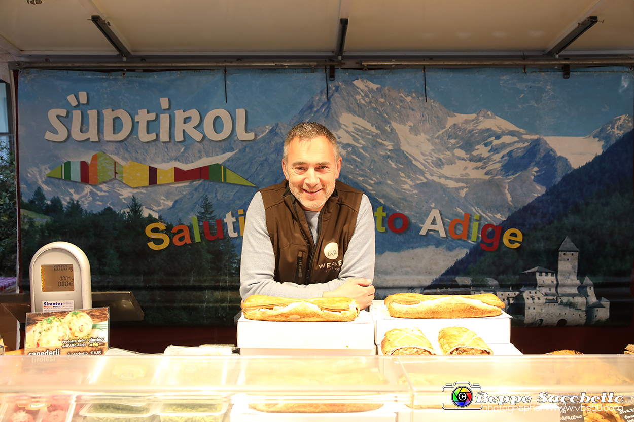 VBS_1003 - Fiera Nazionale del Tartufo e dei Santi 2022.jpg